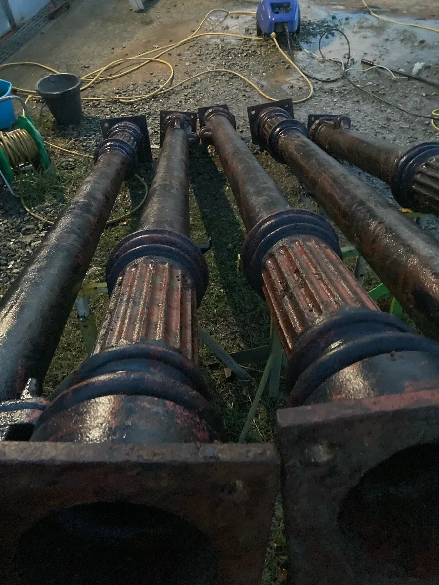 Cast iron columns - Image 1