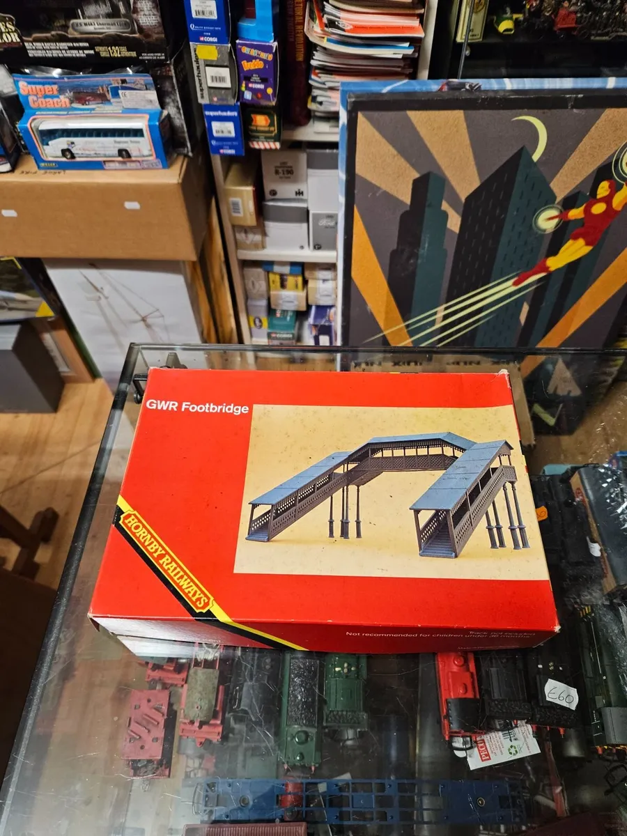 Hornby OO Gauge GWR Footbridge - Image 1