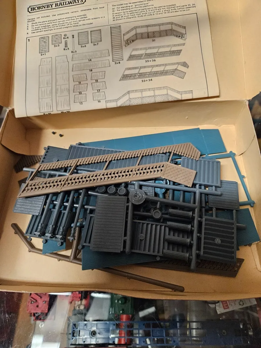 Hornby OO Gauge GWR Footbridge - Image 4