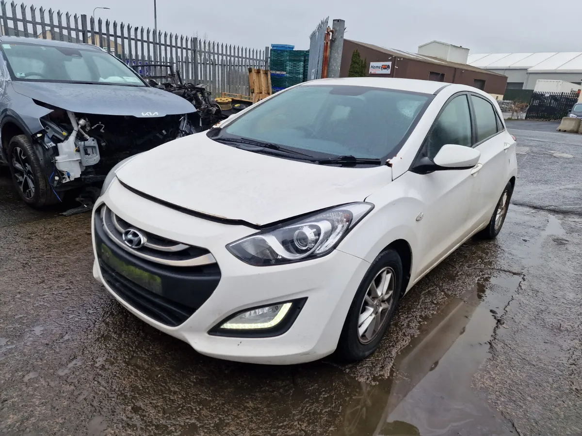 14 HYUNDAI I30 1.4 P (G4FA) FOR BREAKING - Image 1