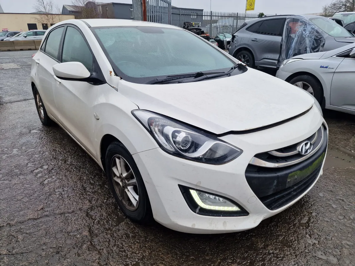 14 HYUNDAI I30 1.4 P (G4FA) FOR BREAKING - Image 2