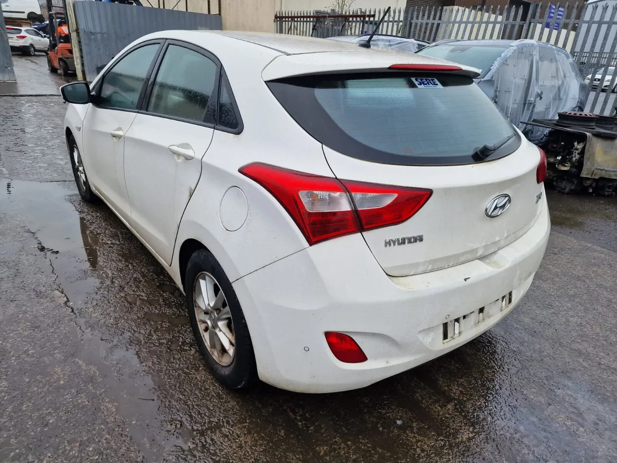 14 HYUNDAI I30 1.4 P (G4FA) FOR BREAKING - Image 4