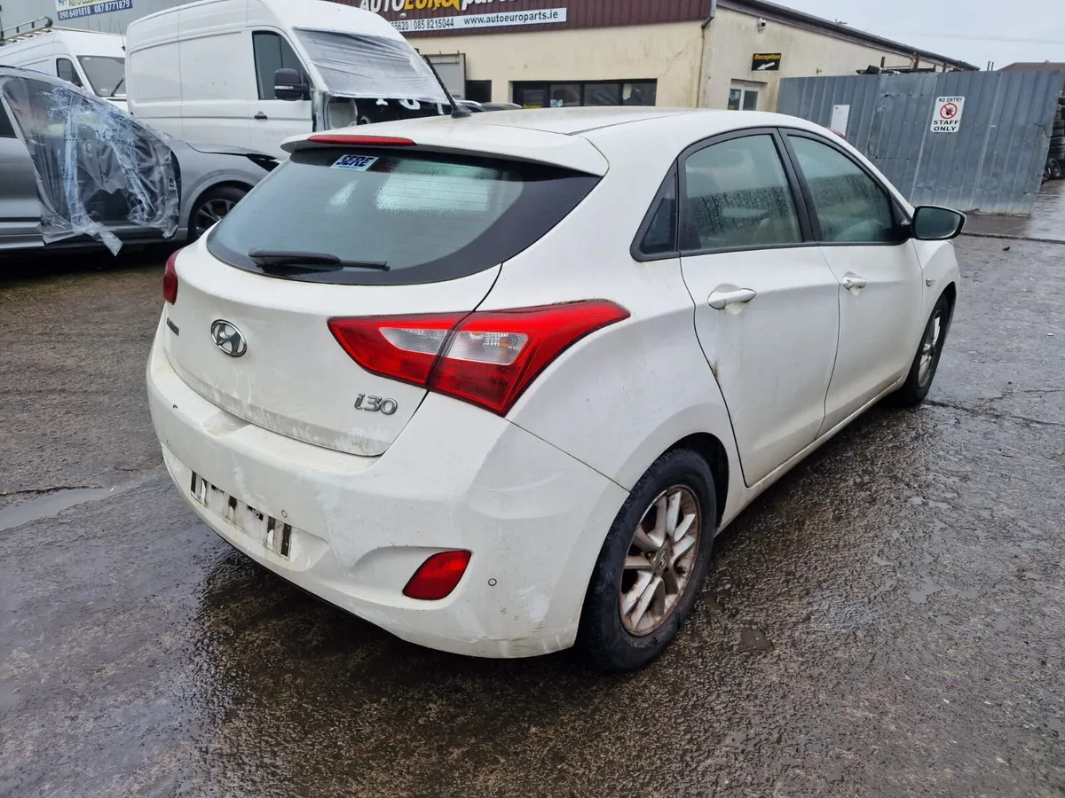 14 HYUNDAI I30 1.4 P (G4FA) FOR BREAKING - Image 3