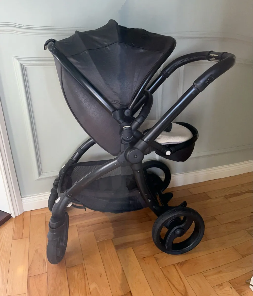 Pram - Image 1
