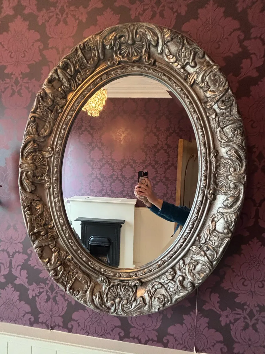 Antique carved mirror - Image 1