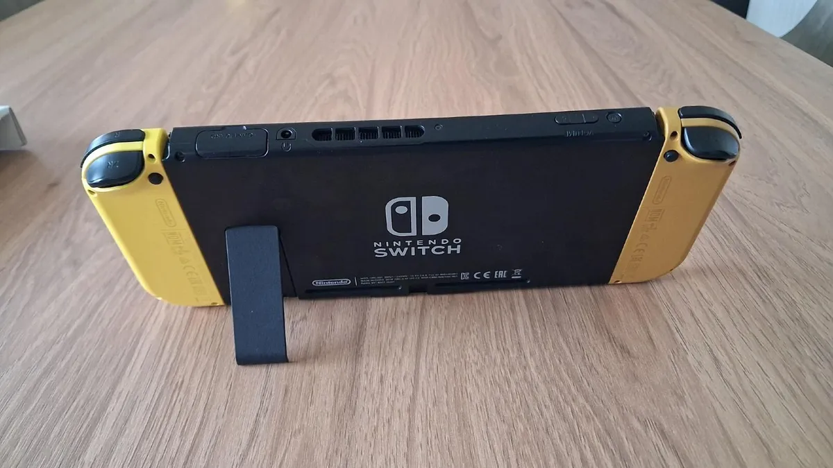 Nintendo Switch Console - Lets Go Pikachu Edition! - Image 3