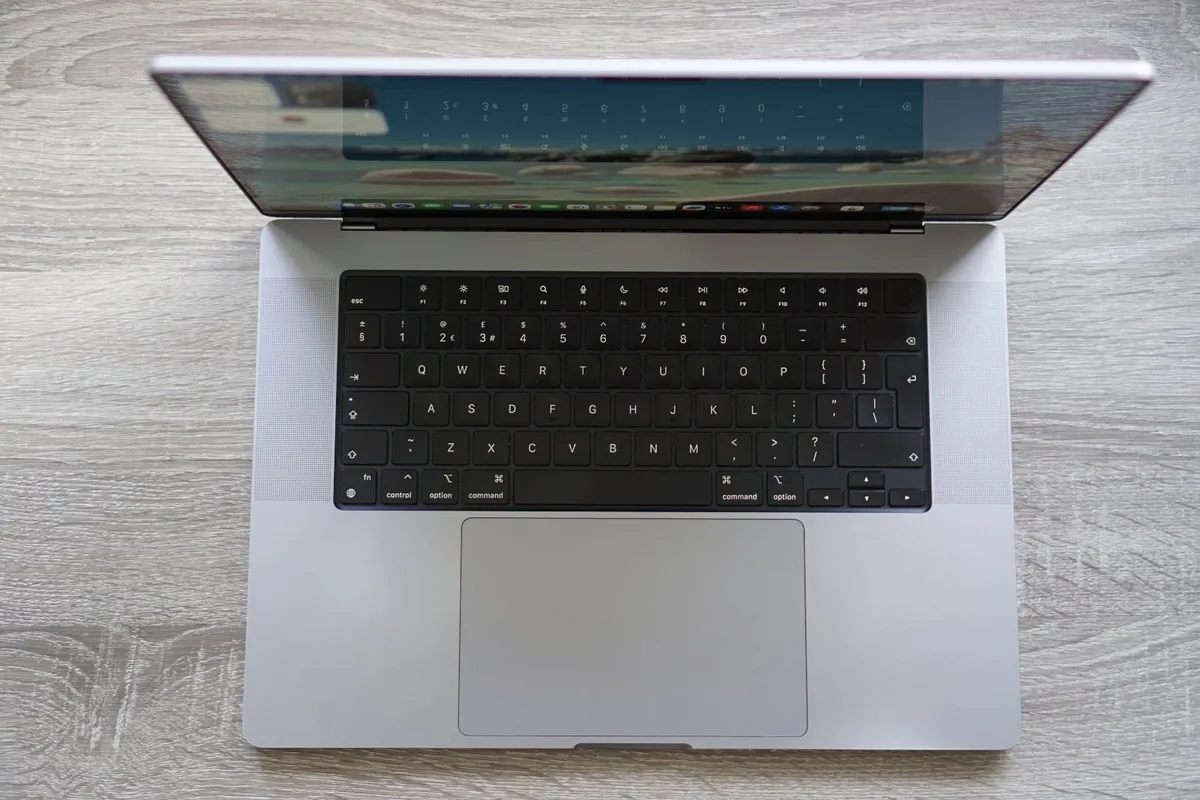 Macbook Pro 16" 2021  | M1 Pro | 32GB | 512GB - Image 1