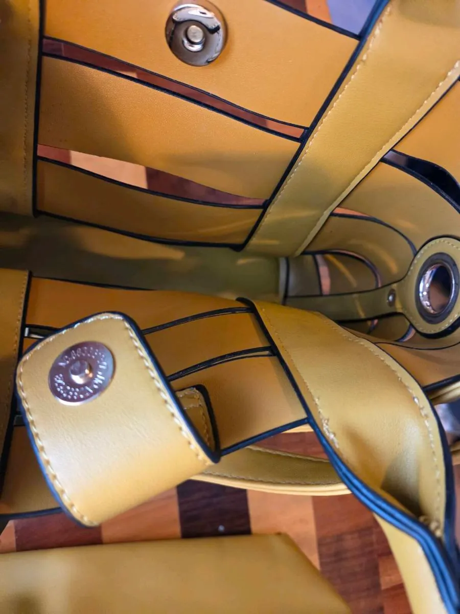 La Terre crossbody handbag - Image 3