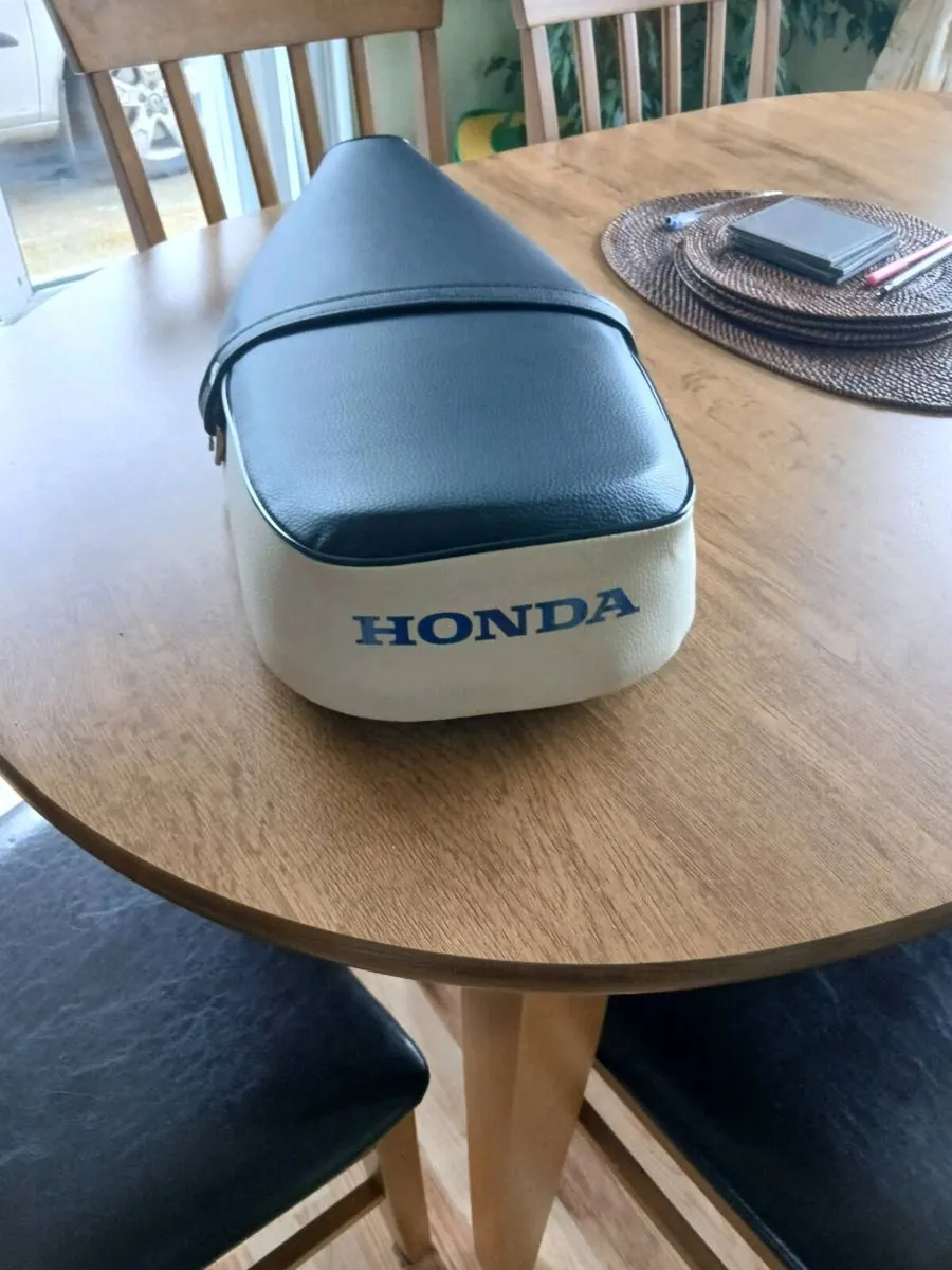 Honda 50 LAC seat /exhausts - Image 3