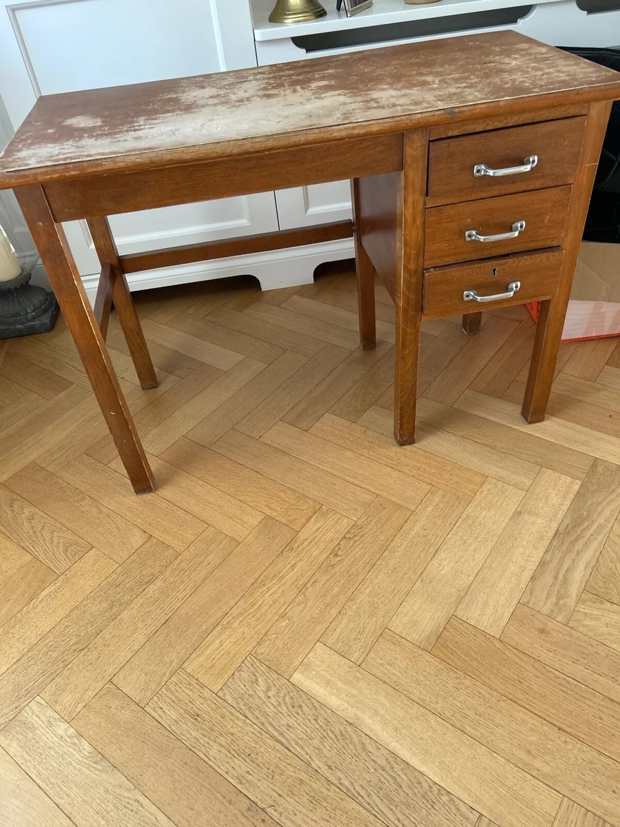 Vintage desk - Image 1