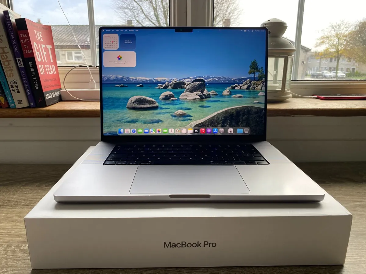 MacBook Pro 16" 2021 M1 Pro | 16GB | 512GB - Image 1