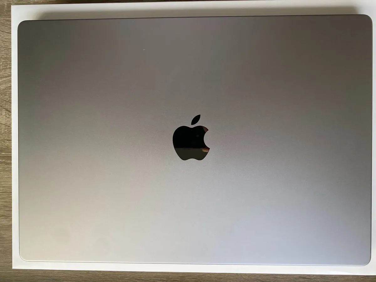 MacBook Pro 16" 2021 M1 Pro | 16GB | 512GB - Image 3