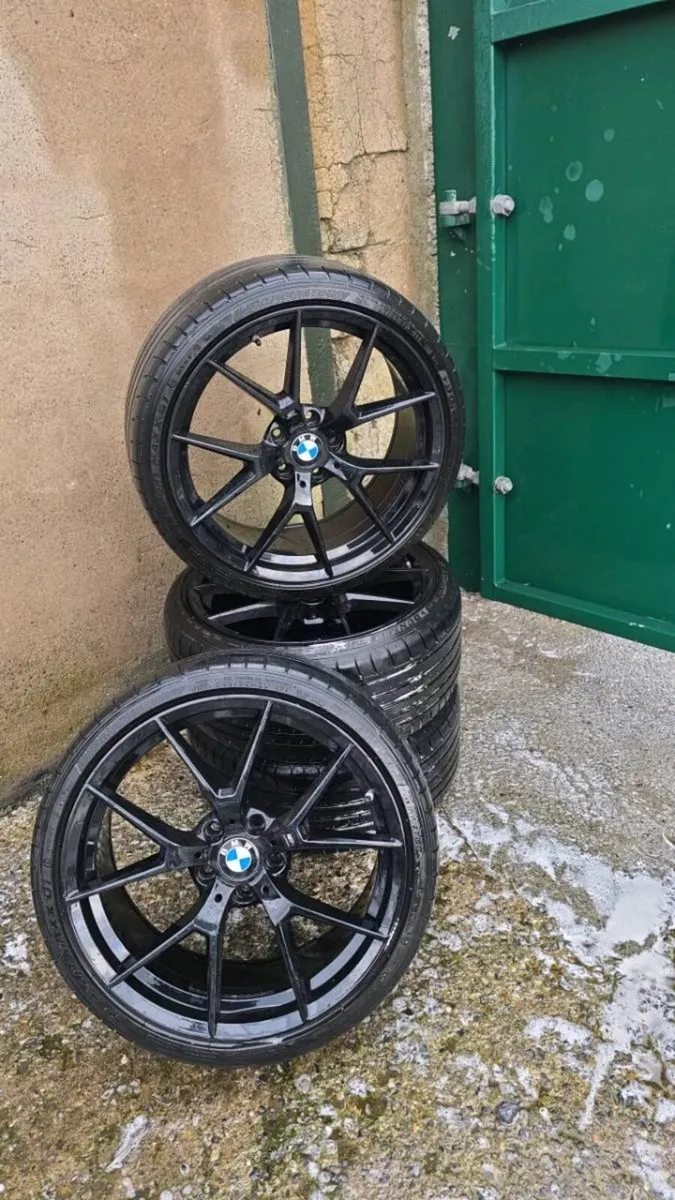 Staggered 763m alloys 20in - Image 1