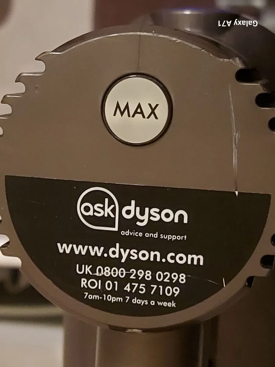 Dyson Cordless Vacuum Cleaner excellent condition - Image 4