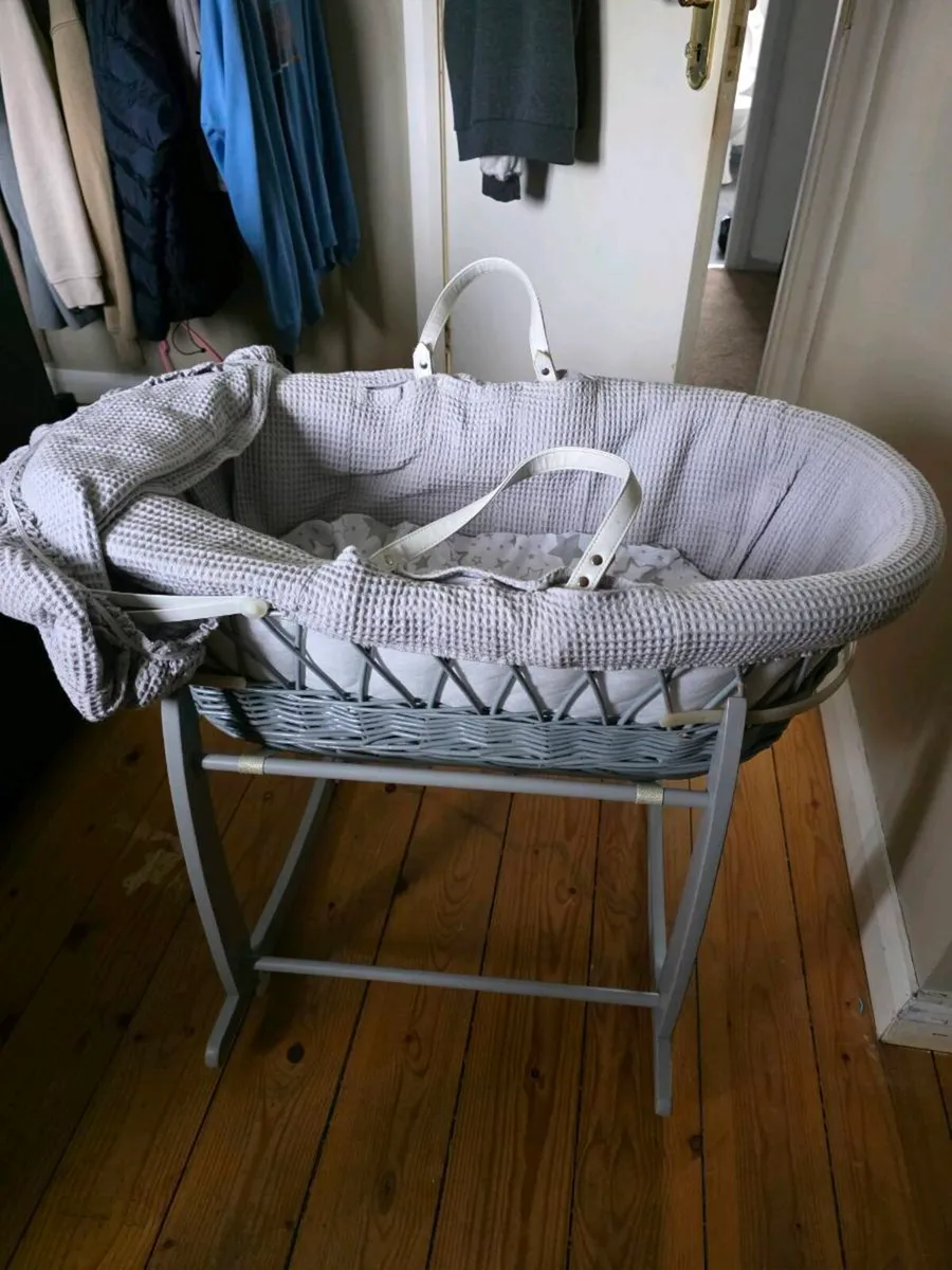 Moses basket - Image 1