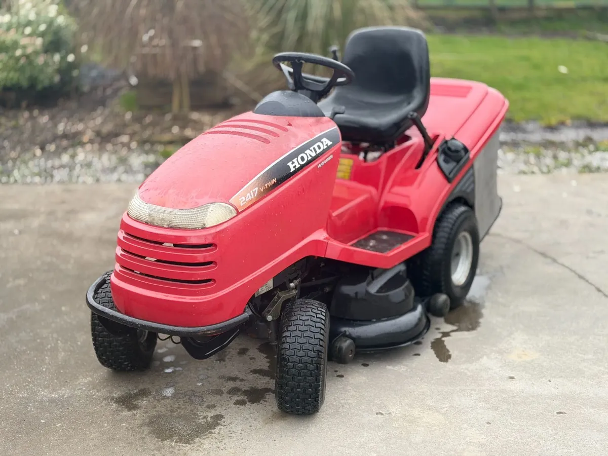 Honda 2417 RideOn Lawnmower - Image 2