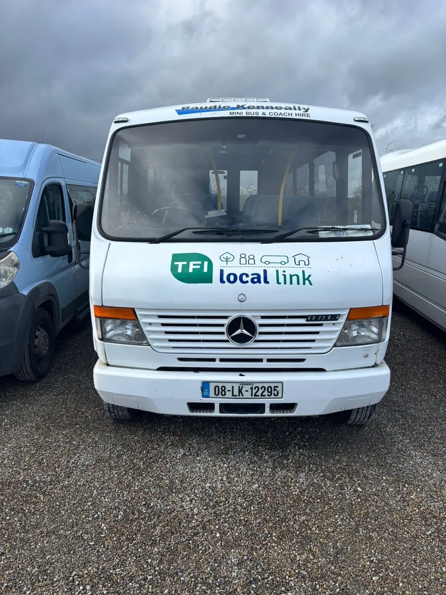 Buses & coaches - Image 1