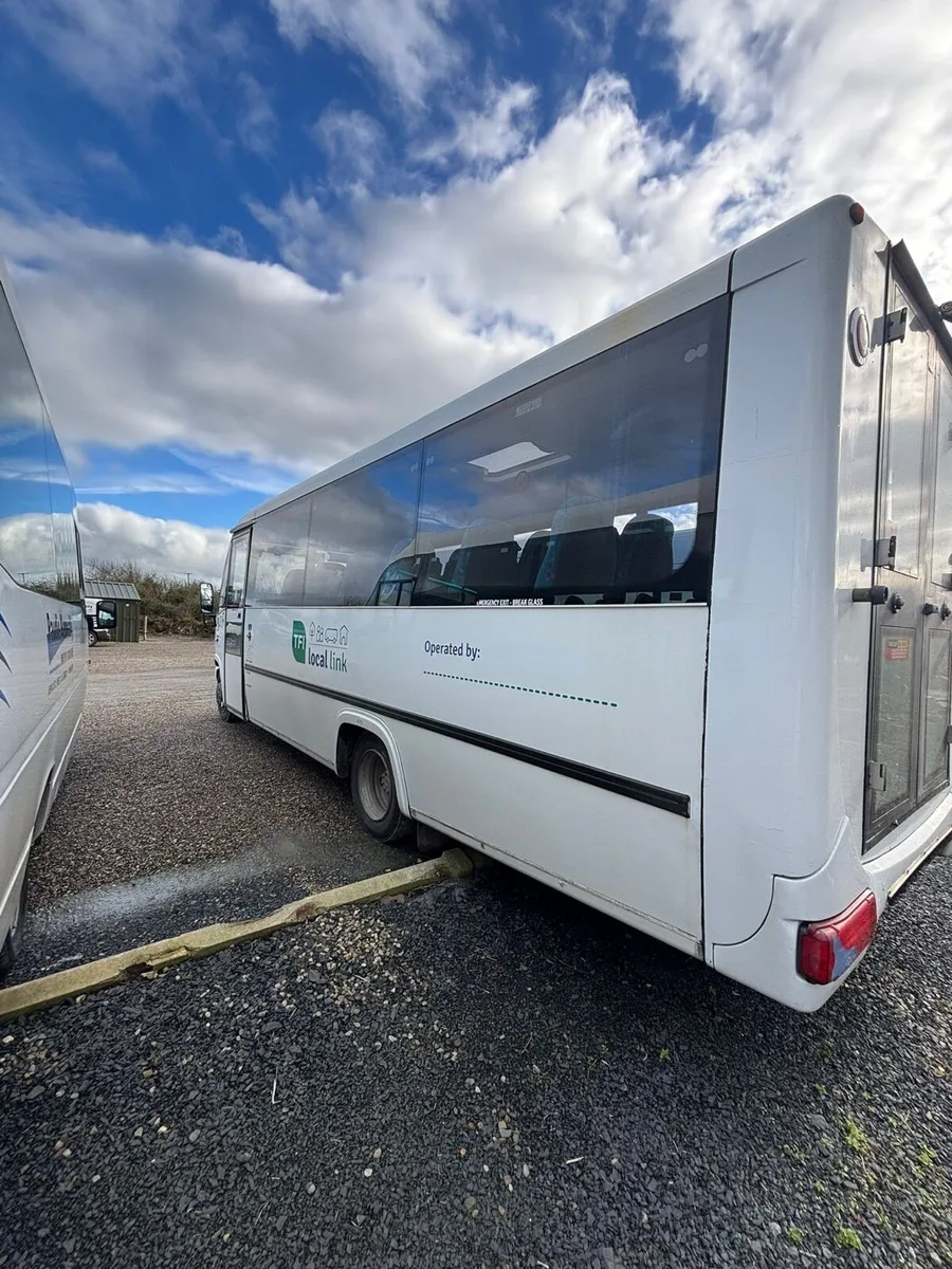 Buses & coaches - Image 4