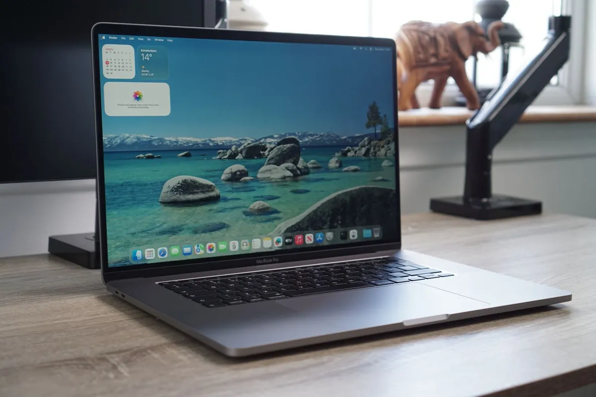 MacBook Pro 16" 2019 i7-9750H | 16GB | 512GB - Image 1