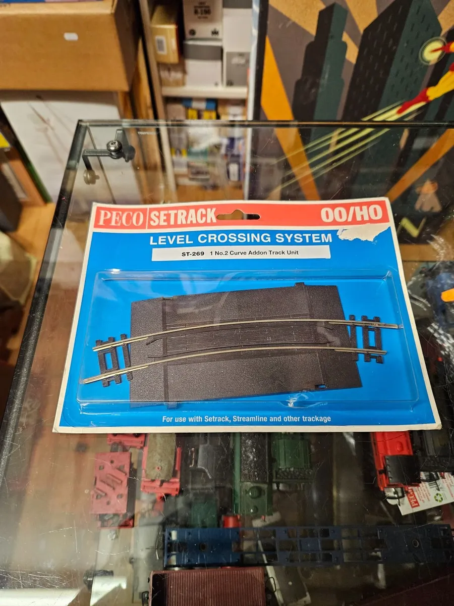 Hornby Peco OO Gauge Level Crossing