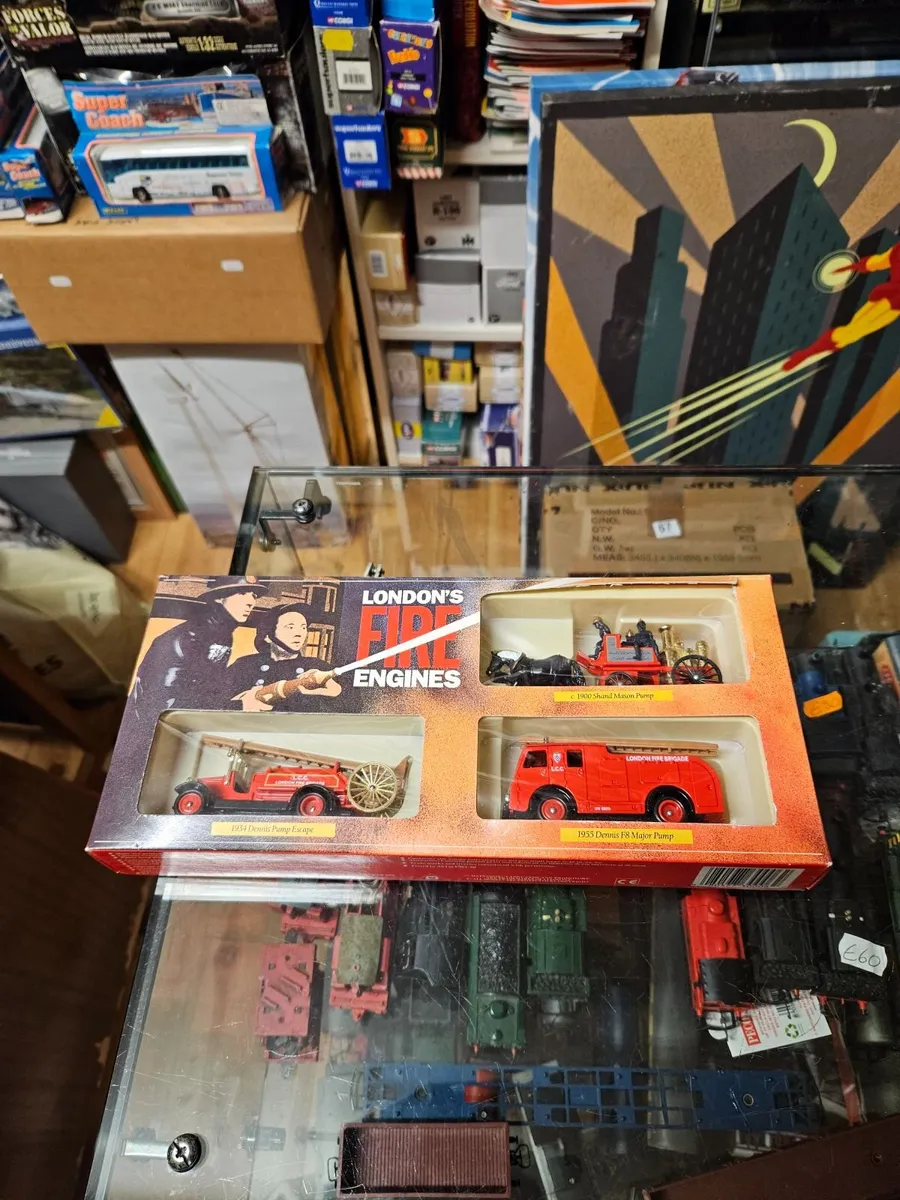 Corgi Lledo Londons Fire Engine Set - Image 1