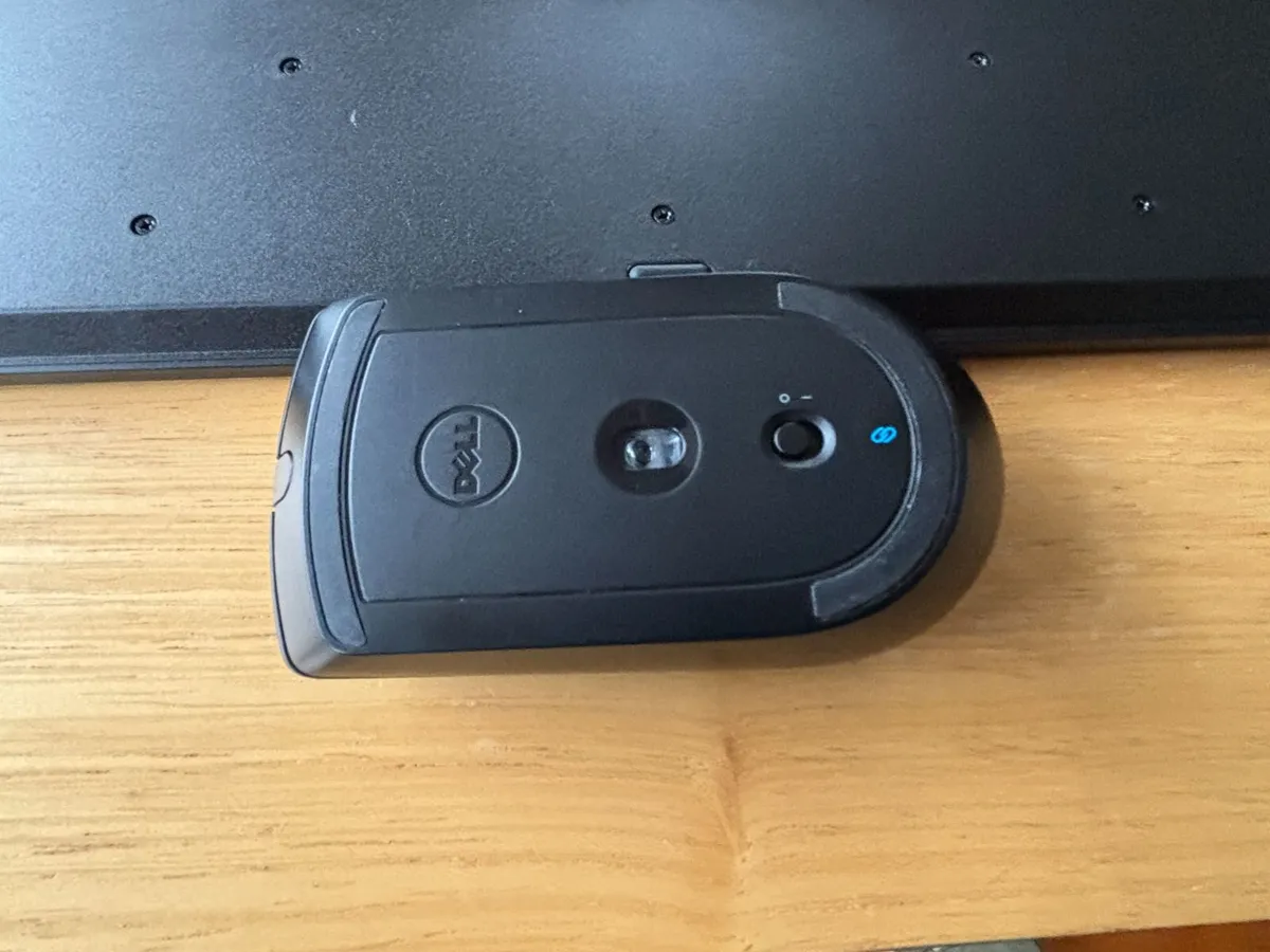 Wireless Keyboard & Mouse - Image 3