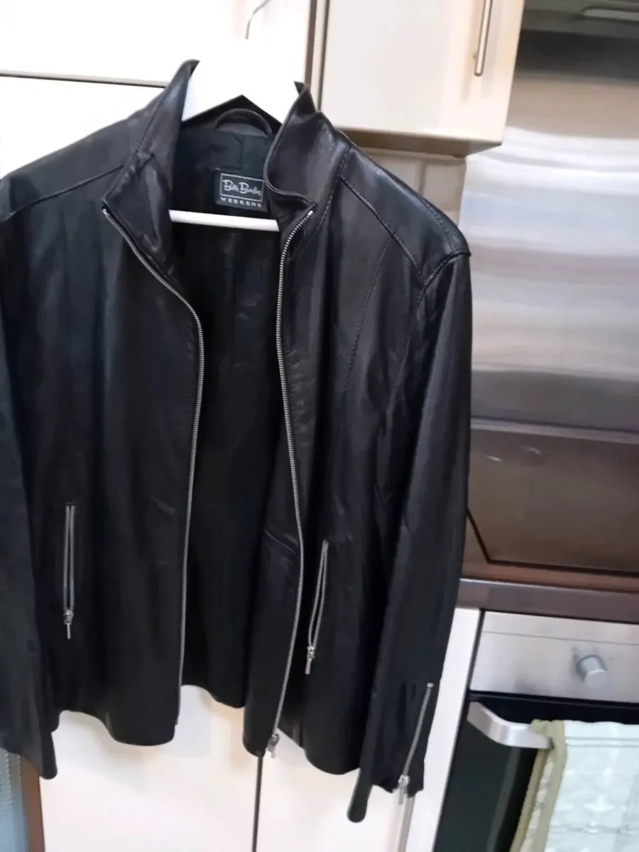 LADIES LEATHER JACKET AS NEW - Image 1