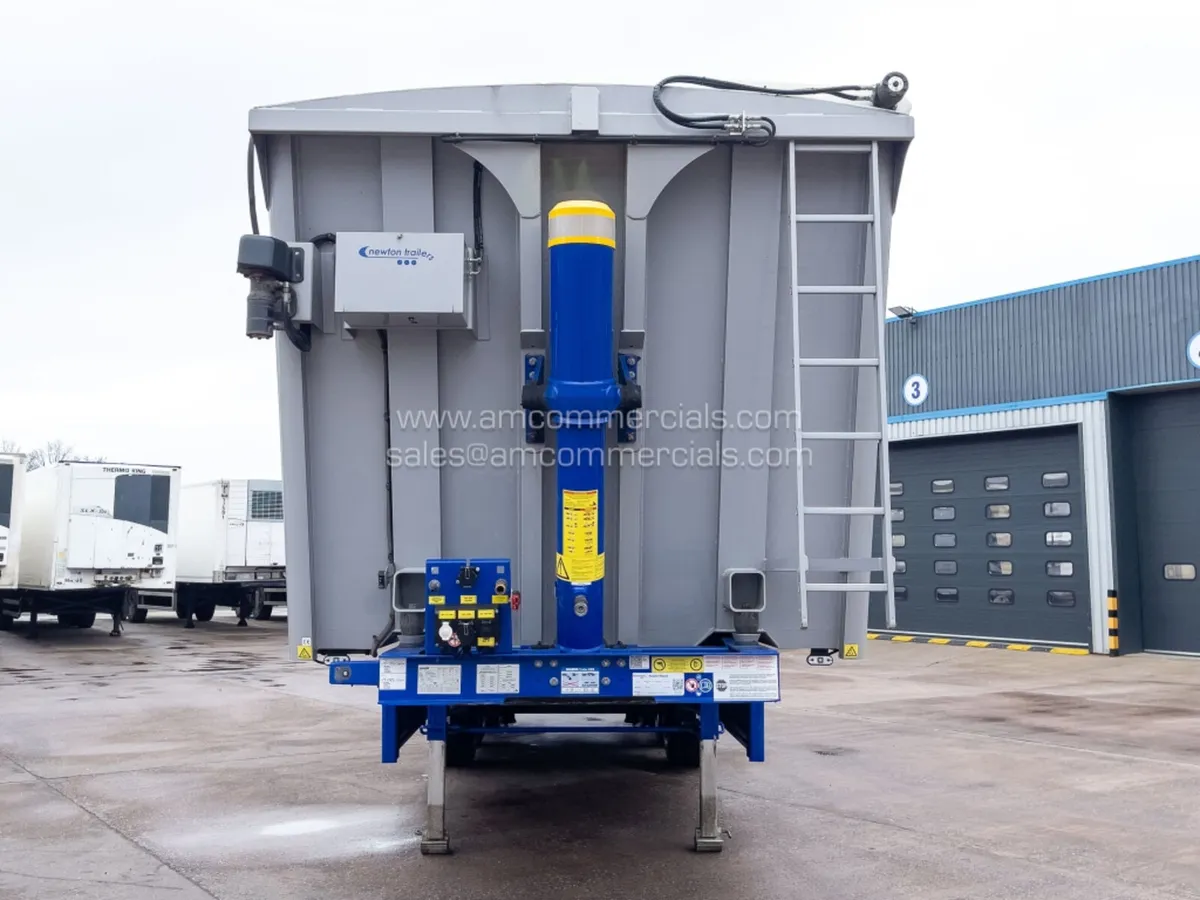 2023 STAS 71CUYD PLANK SIDED TIPPING TRAILER - Image 2