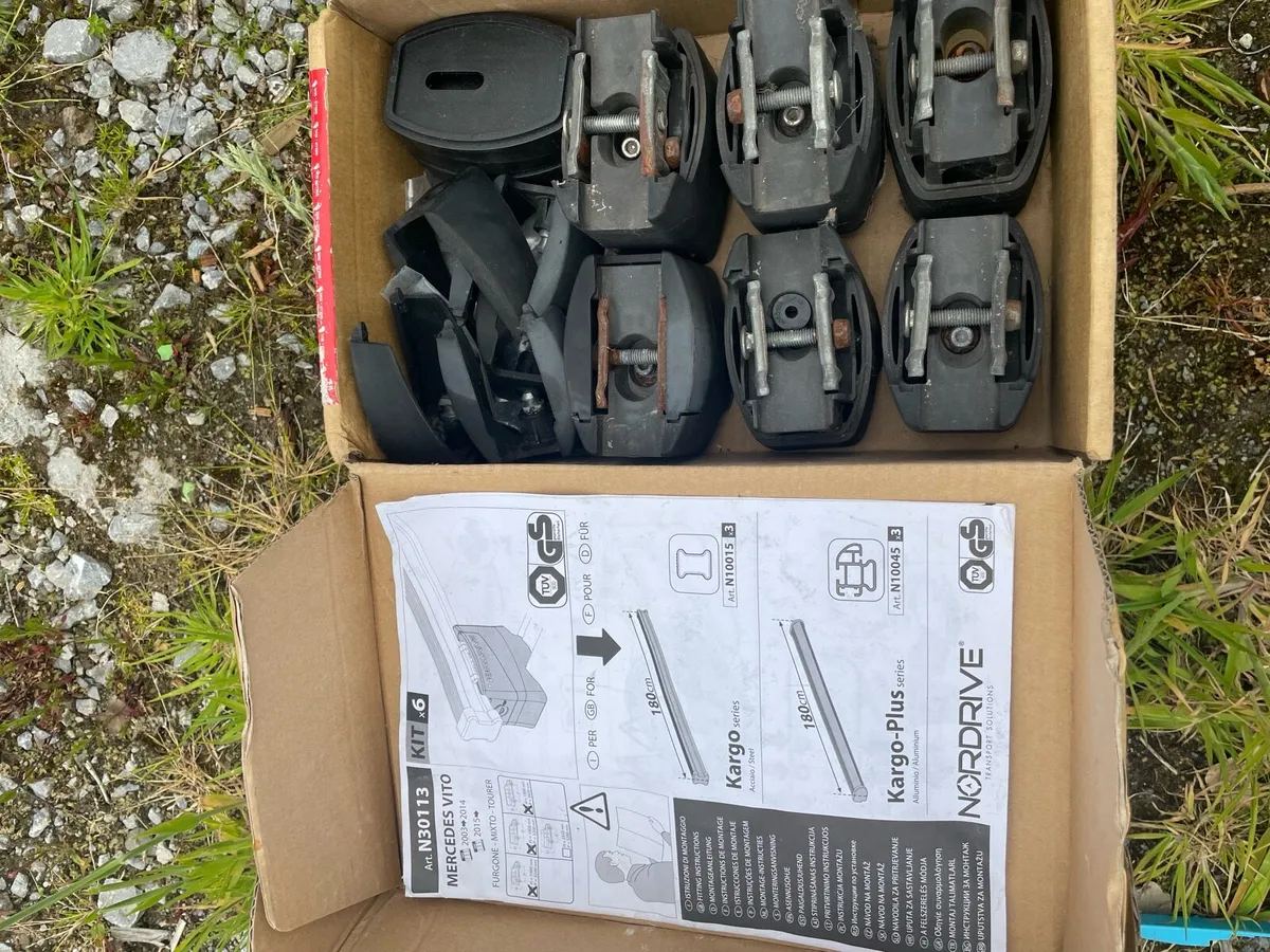 Mercedes Vito Roof Bars / rack - Image 2