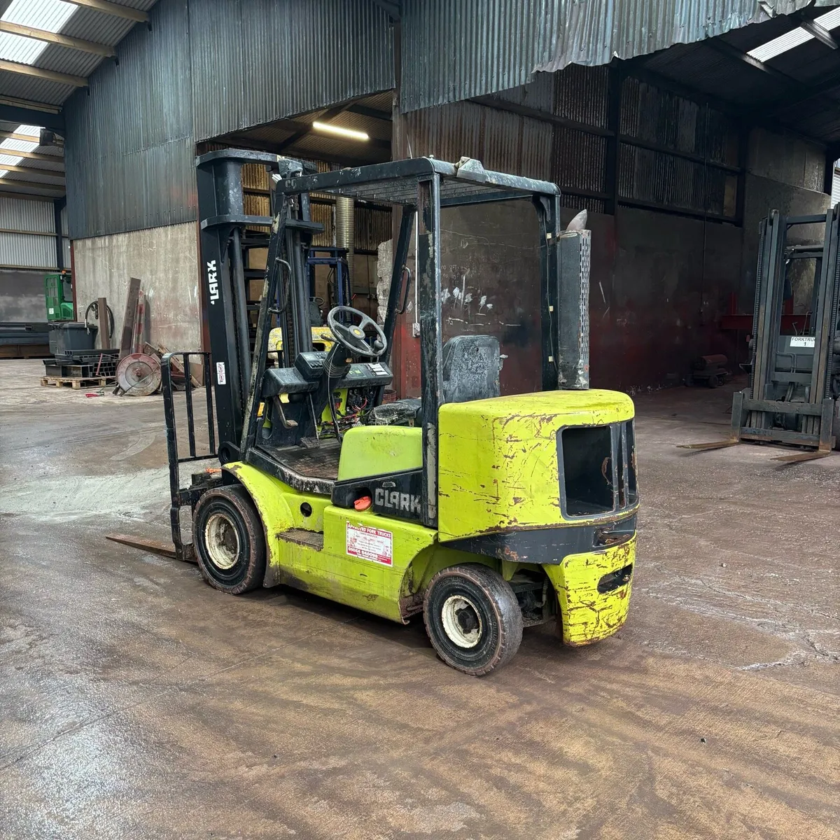 Clarke 2.5 ton diesel forklift - Image 3