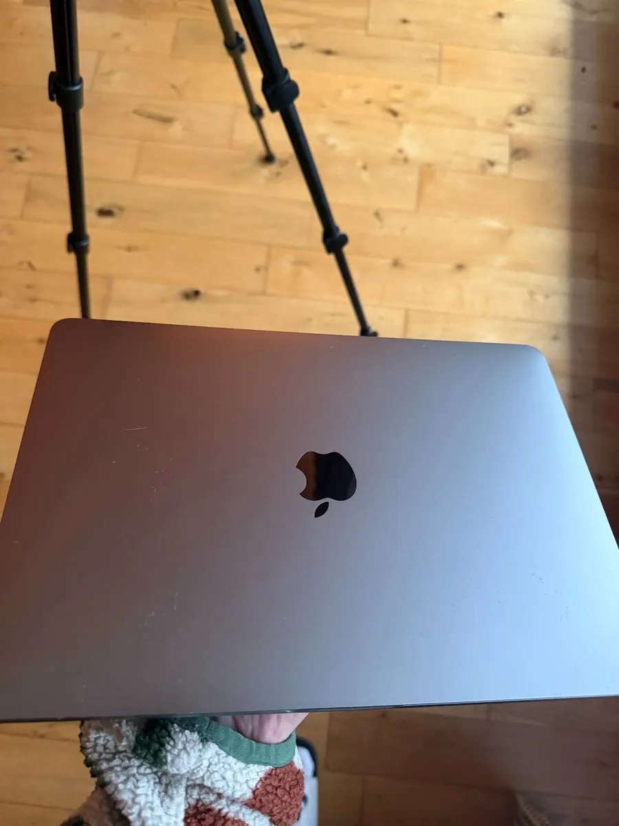 Apple MacBook Pro 13" 2019 i5 8GB 128GB SSD - Image 1