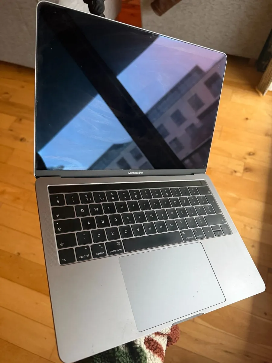 Apple MacBook Pro 13" 2019 i5 8GB 128GB SSD - Image 3