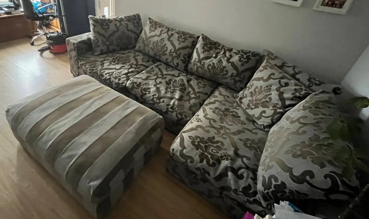 Corner Suite, Arm Chair & Footrest - Image 3