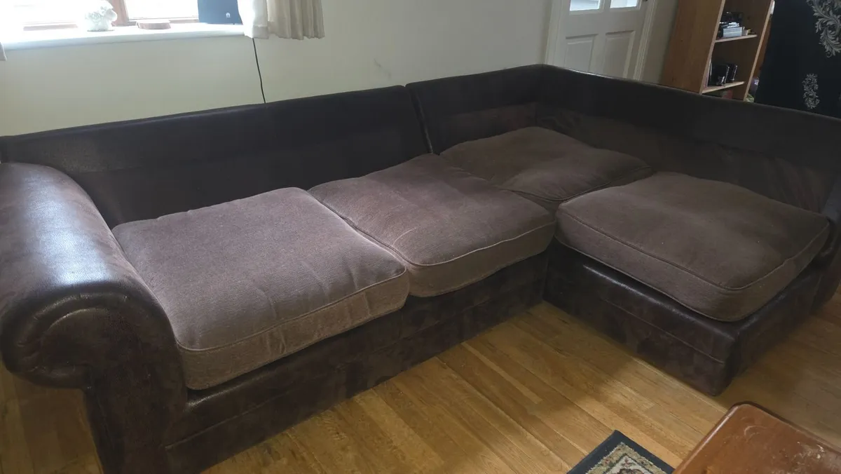 Corner Sofa with footstool - Image 4