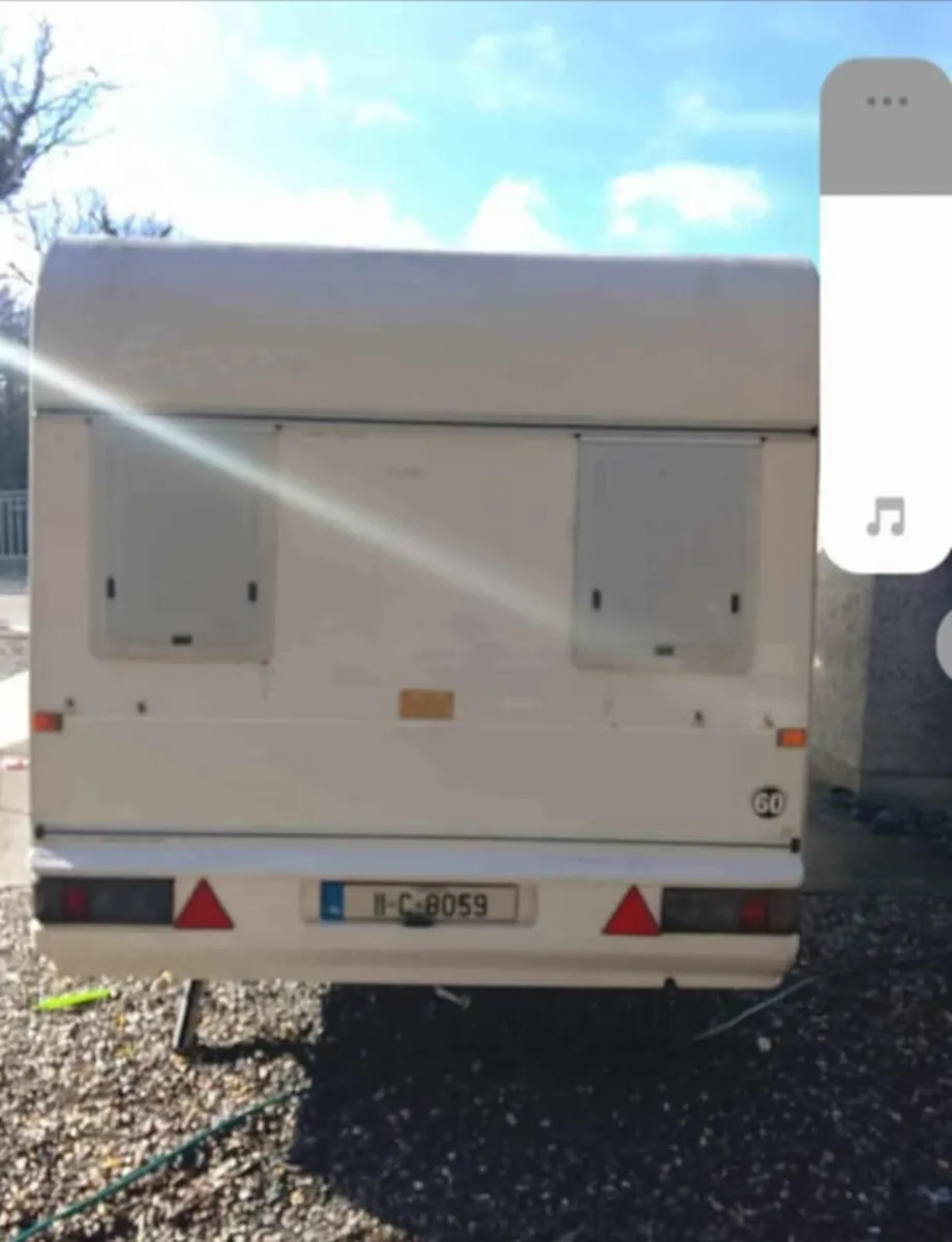 4 Birth caravan - Image 3