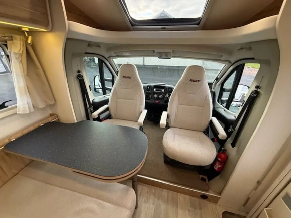 VAT QUALIFYING 2020 PILOTE ESSENTIEL P600 2 BERTH - Image 4