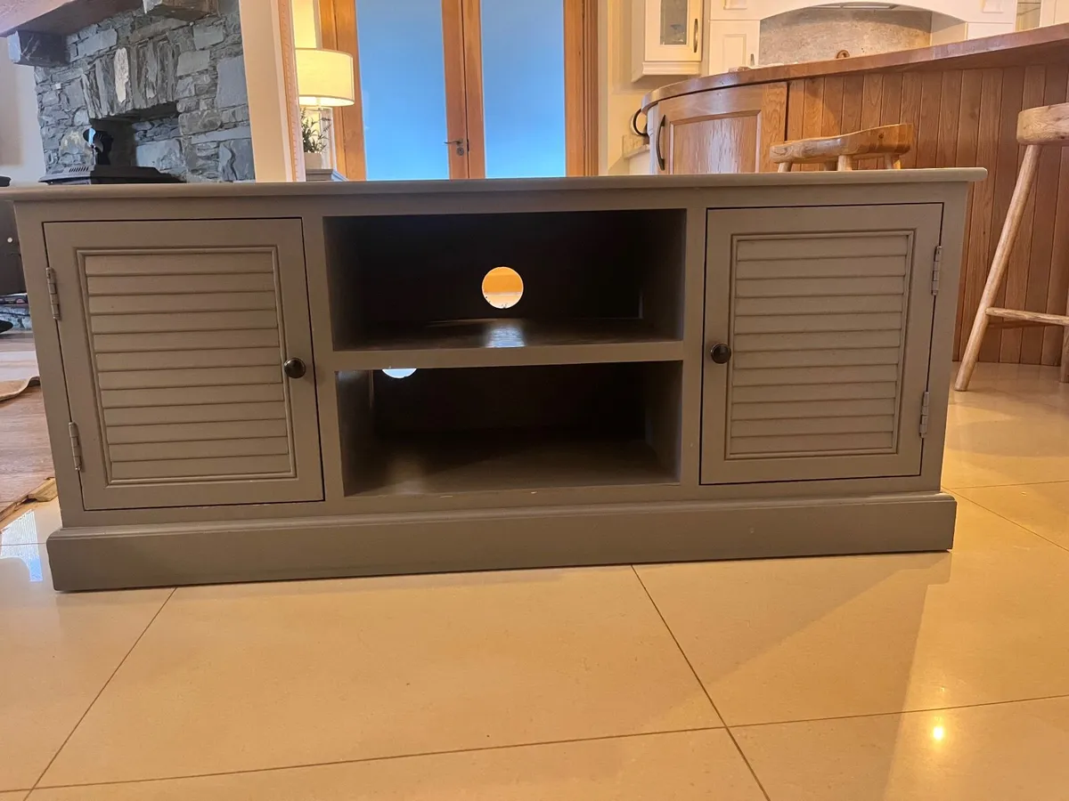 Tv cabinet meadows and byrne