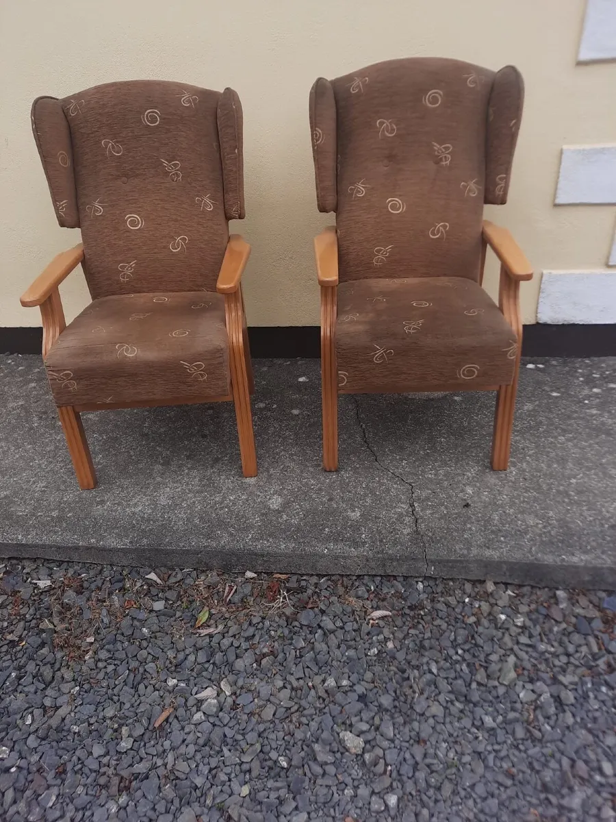 Orthopaedic armchairs - Image 2
