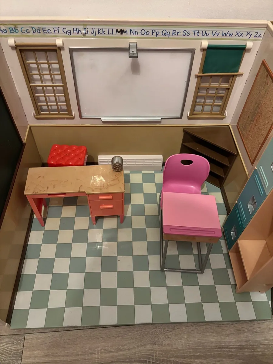 Doll school - Image 1