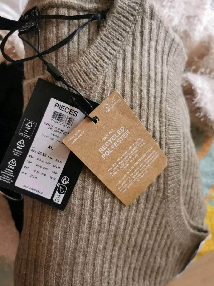 Long winter sleeveless dress - Image 2