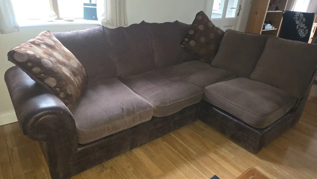 Corner Sofa with footstool - Image 1