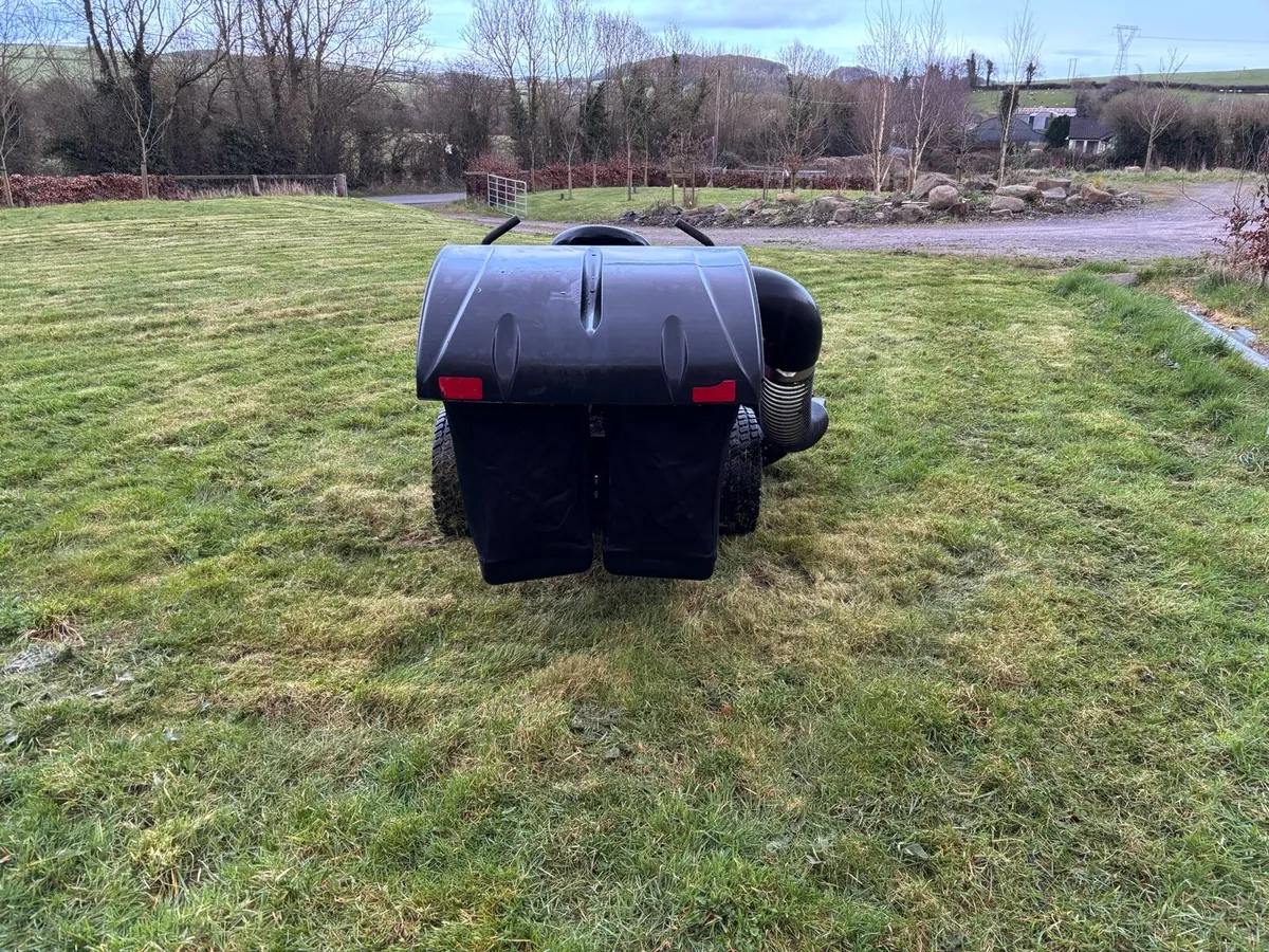 Ferris zero turn with grass collection - Image 2