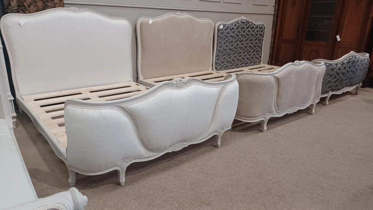 Three demi-corbeille double beds - Image 2