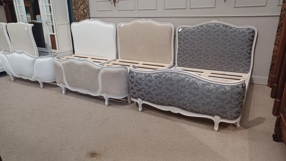 Three demi-corbeille double beds - Image 3