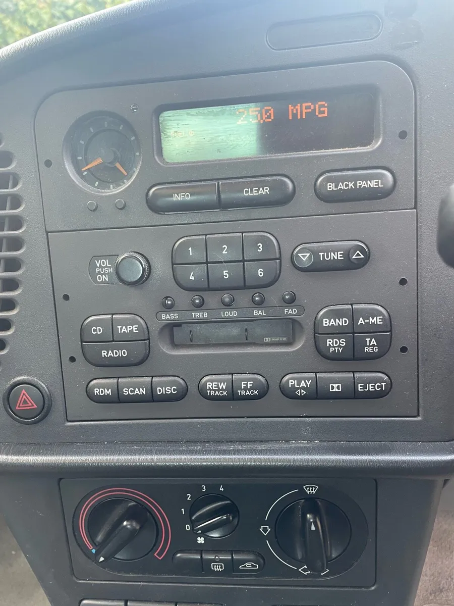 Saab 900 Auto 3dr - Image 3