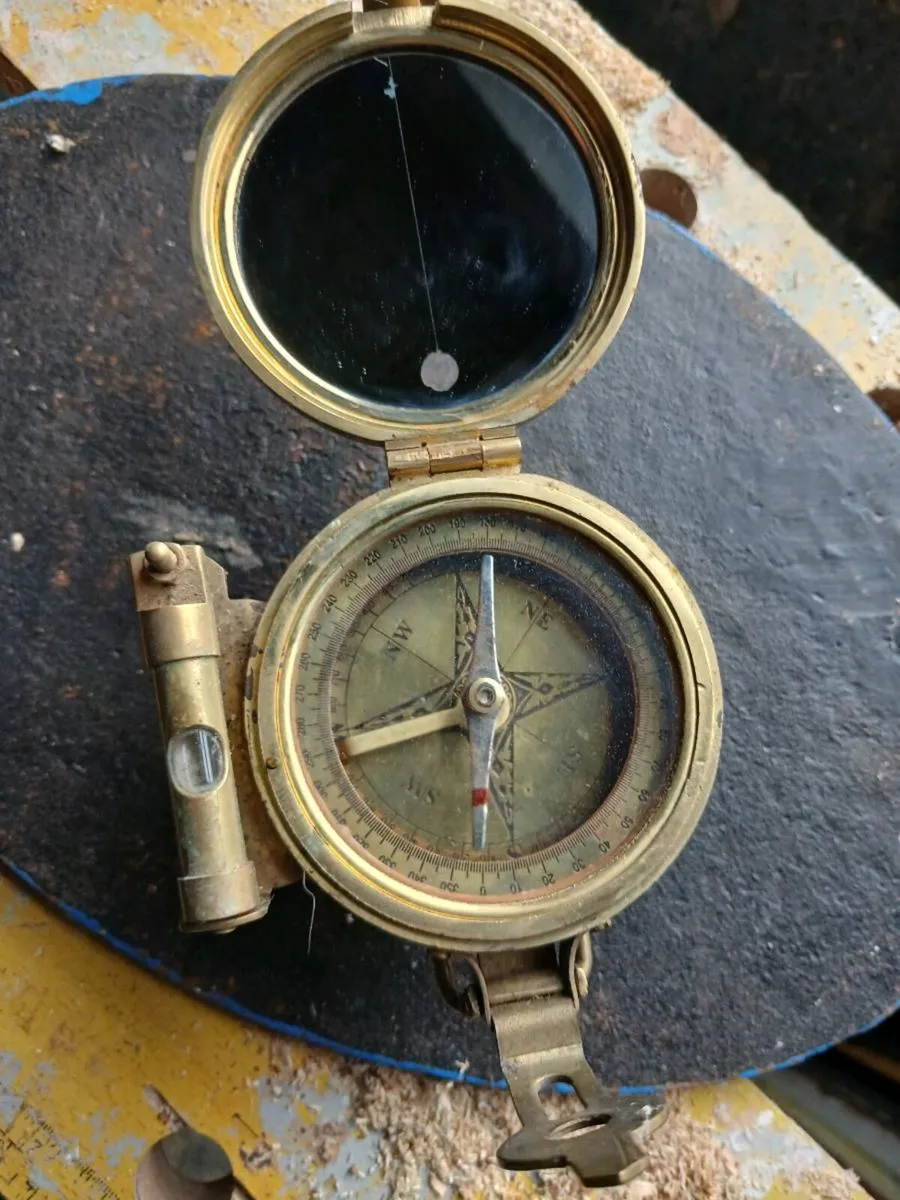 Brass compass - Image 2