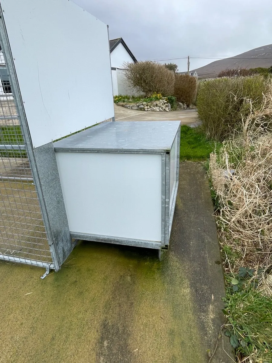 Galvanised dog runs and  large cabins - Image 2