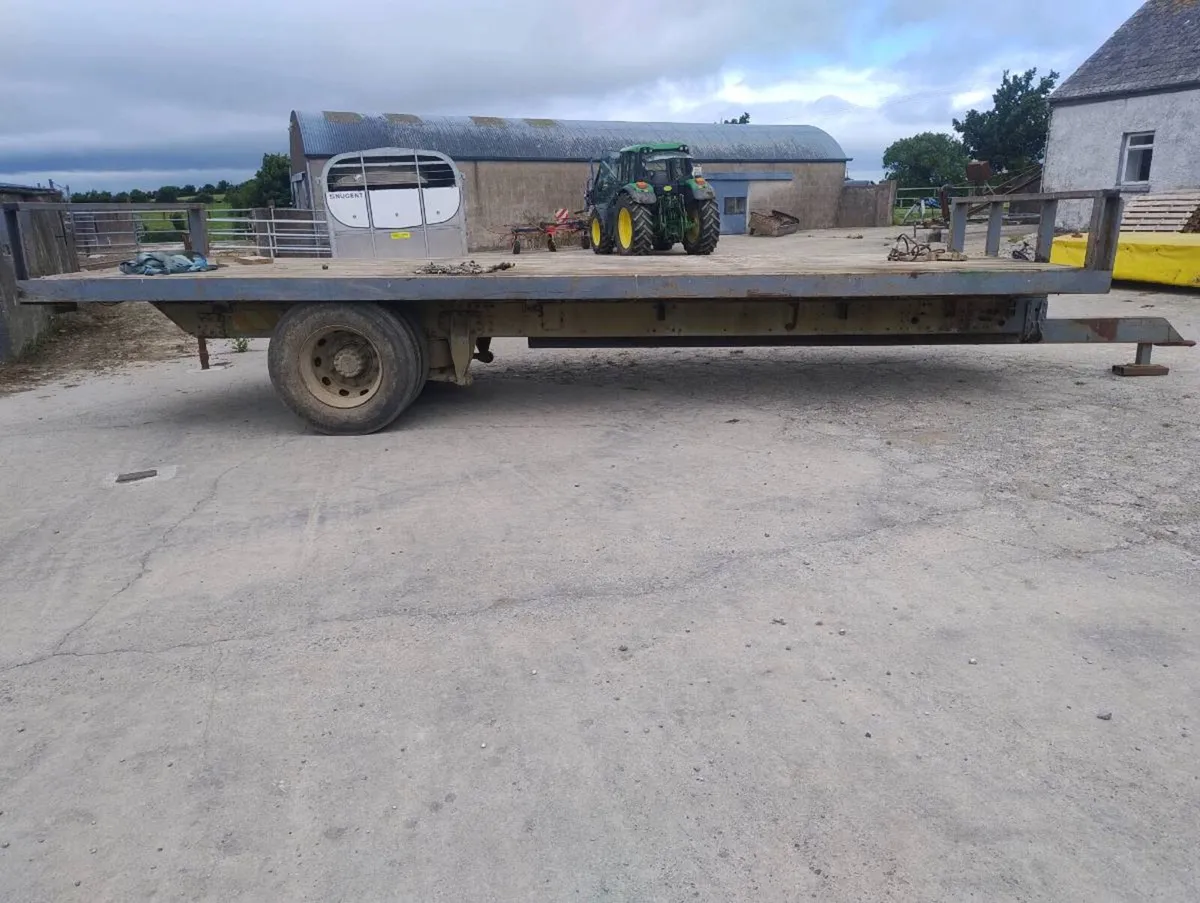 Bale trailer - Image 1