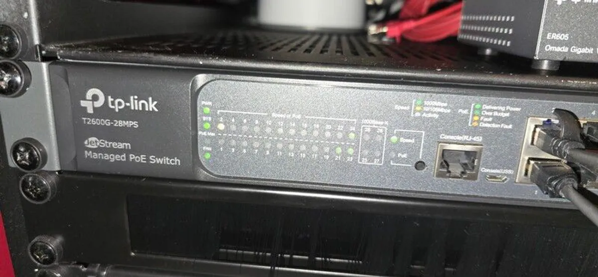 TP-LINK T2600G-28TS JetStream 24 Port 4 SFP Gigabit L2+ Managed Switch - Image 1