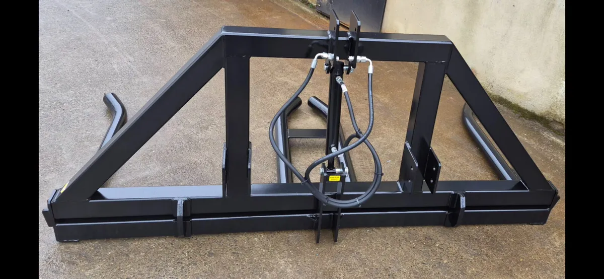 Folding Double Bale Handler - Image 3